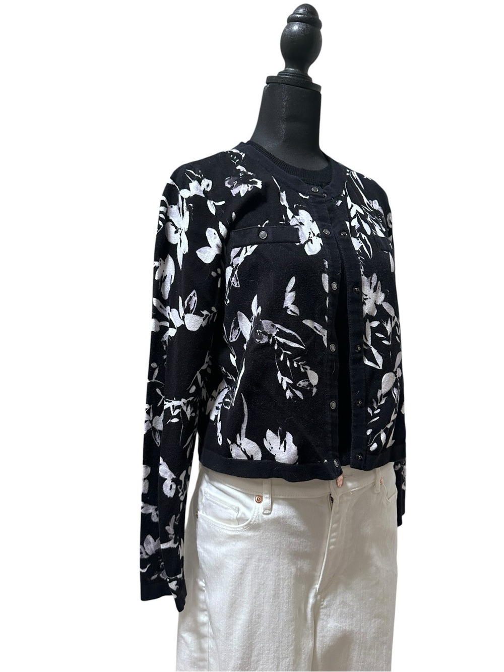 White House Black Market Black & White Floral Crewneck Cardigan